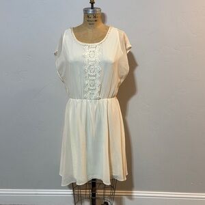 Elegant Cream Lace Dress